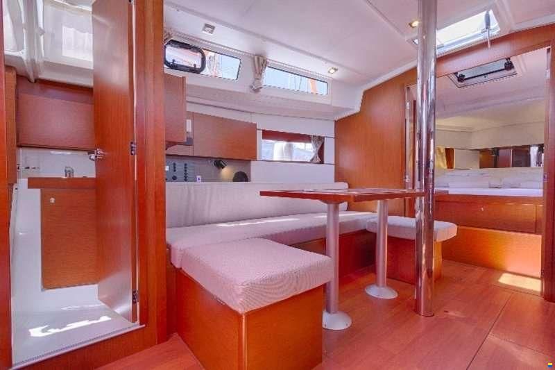 Beneteau OCEANIS 38.1