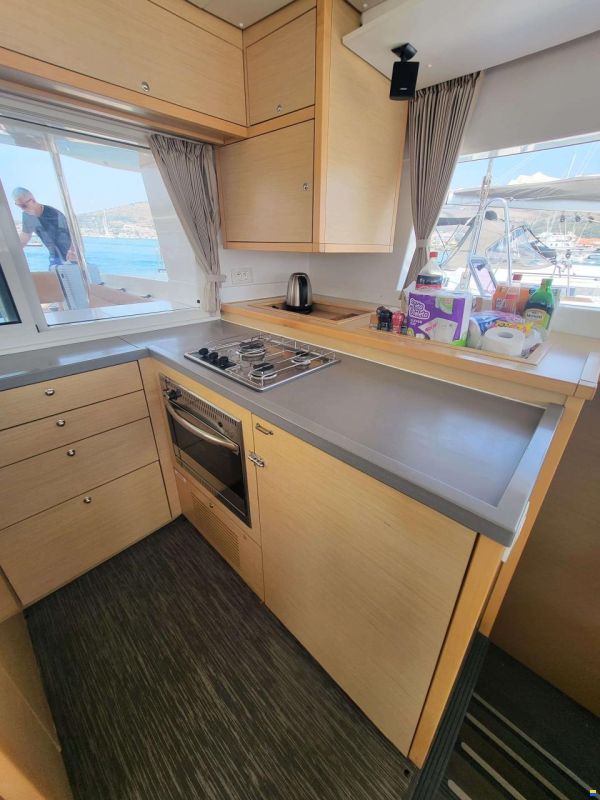Lagoon 450 F