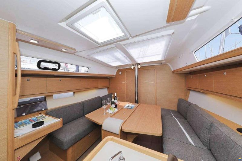 Dufour 382 GRAND LARGE