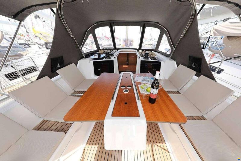 Dufour 382 GRAND LARGE