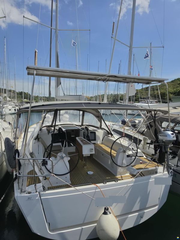 Dufour 382 GRAND LARGE