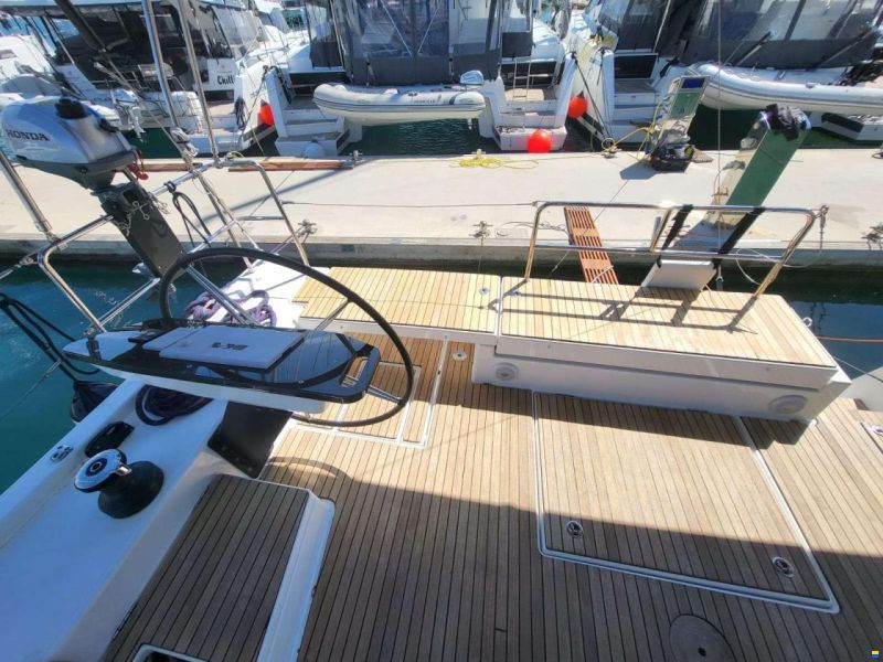 Dufour 530