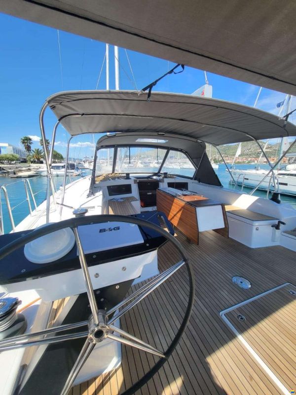 Dufour 530