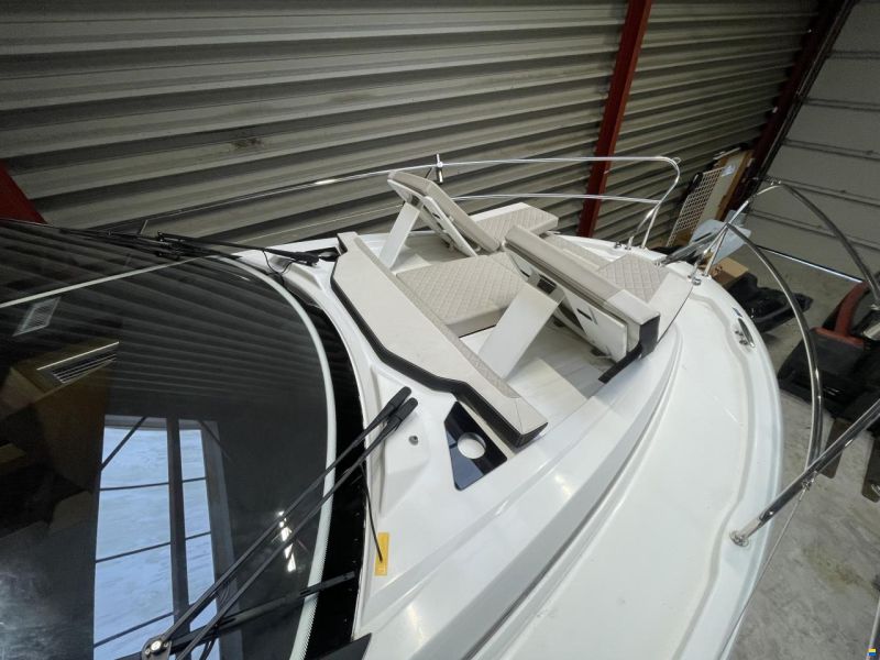 Jeanneau NC 33