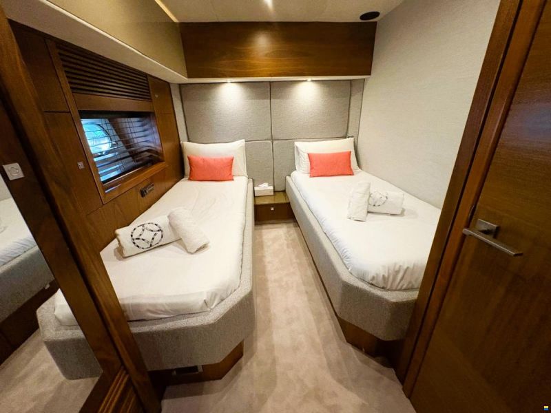 Sunseeker Predator 84