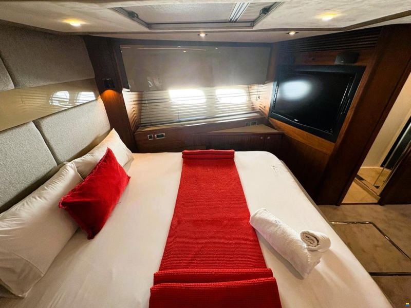 Sunseeker Predator 84