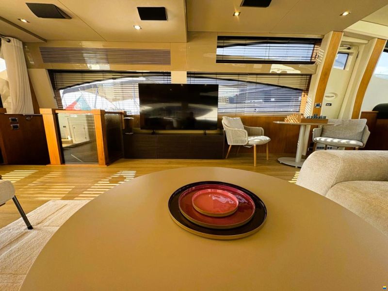 Sunseeker Predator 84