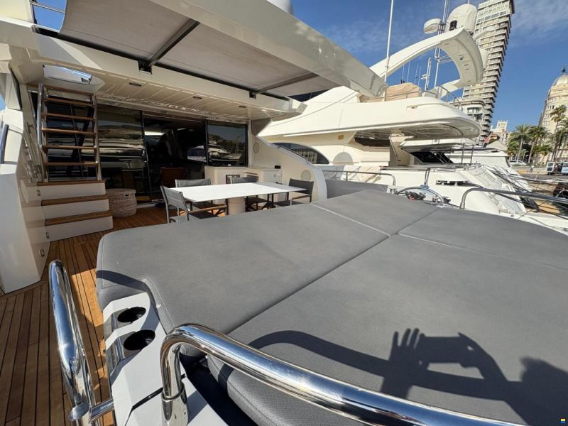 Sunseeker Predator 84
