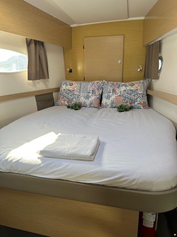 Fountaine Pajot Helia 44