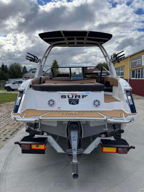 Cobalt R4 Surf