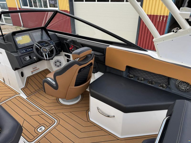 Cobalt R4 Surf