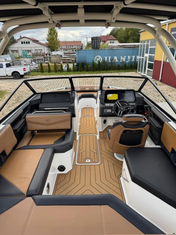 Cobalt R4 Surf