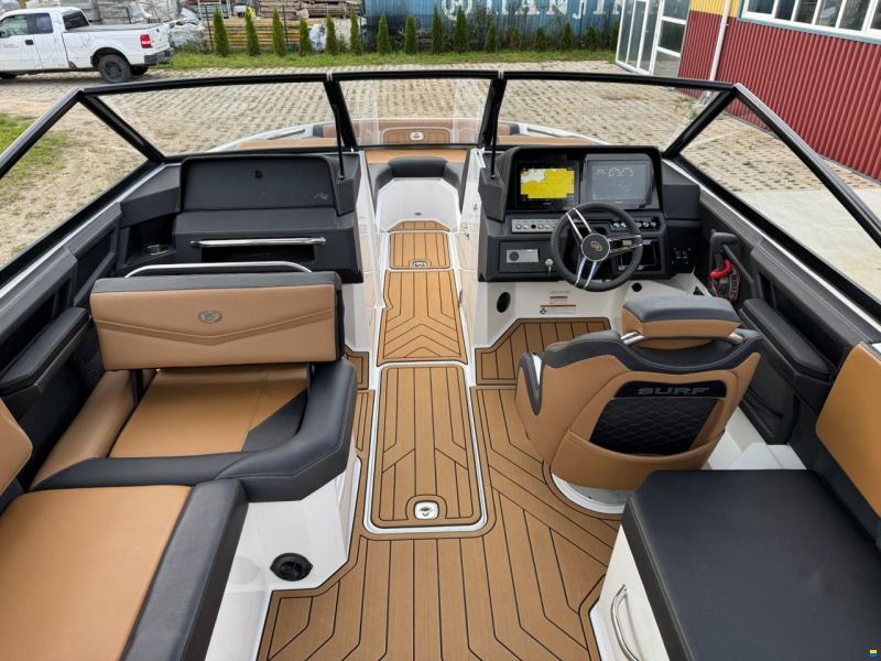 Cobalt R4 Surf