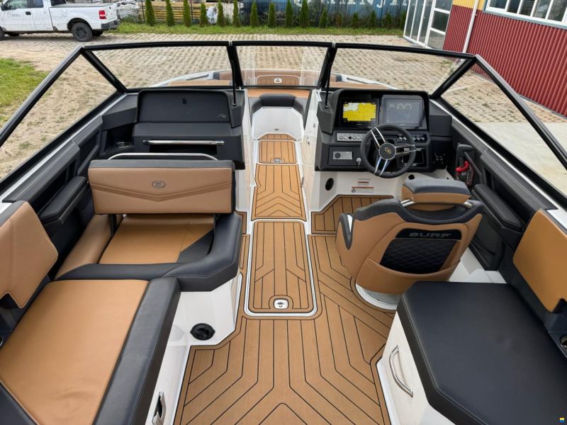 Cobalt R4 Surf