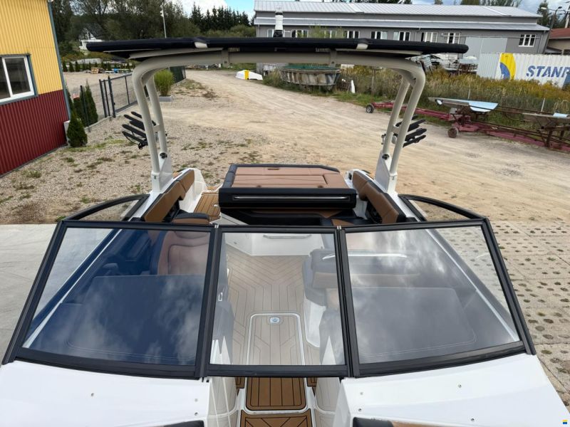 Cobalt R4 Surf