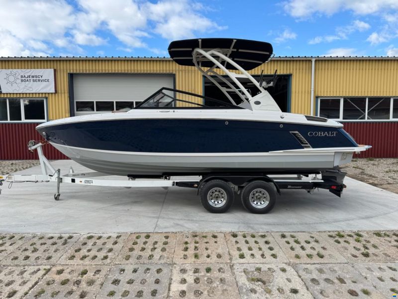 Cobalt R4 Surf