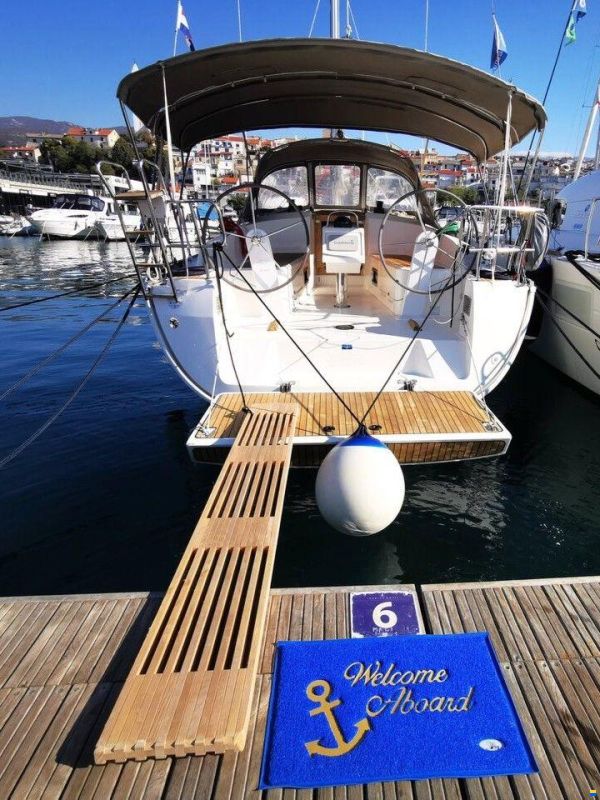 Bavaria Cruiser 37