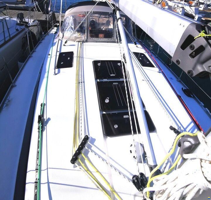 Bavaria Cruiser 37