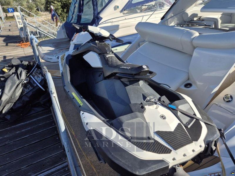 Crownline 320CR