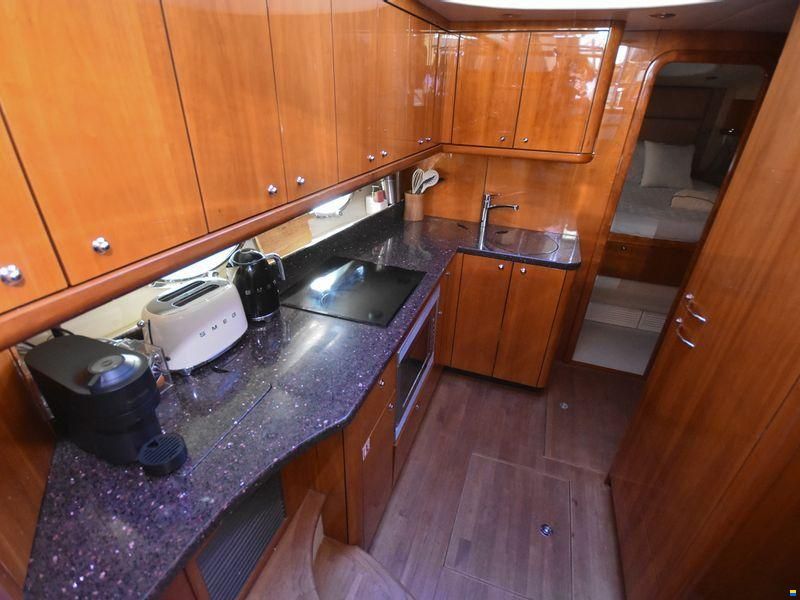 Sunseeker Predator 52