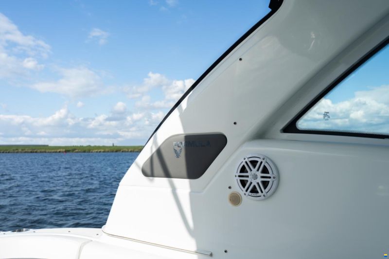 Formula 45 Yacht