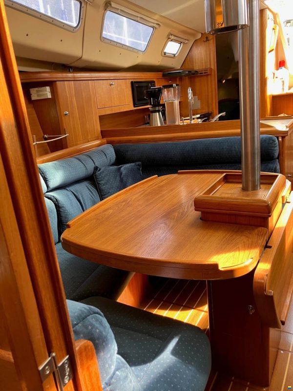 Hunter 356