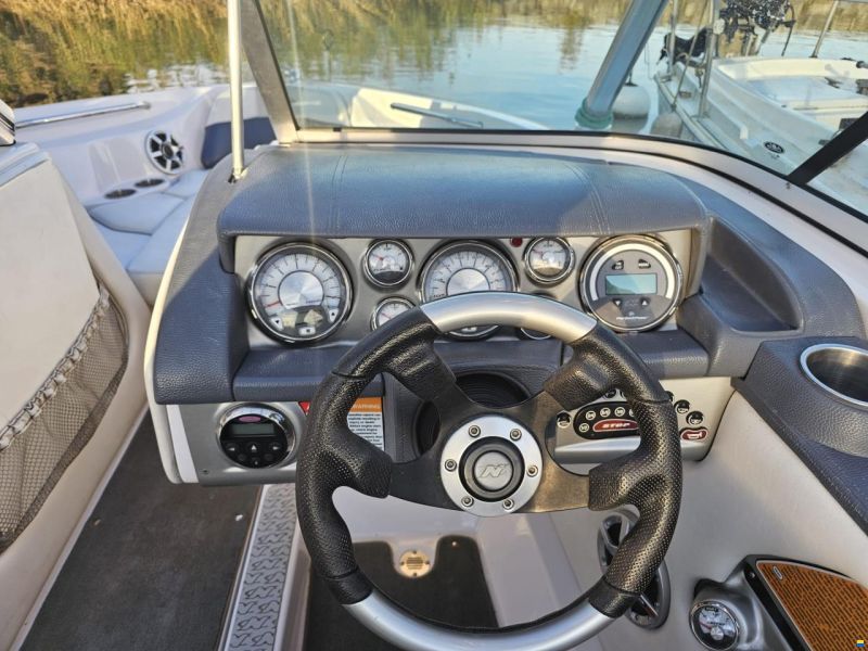 Correct Craft Nautique 210