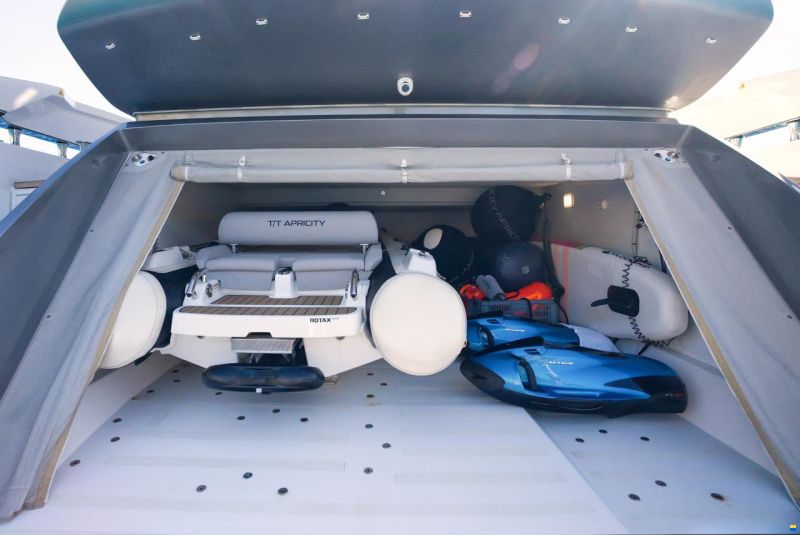 Azimut S8
