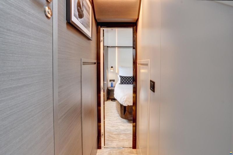 Azimut S8