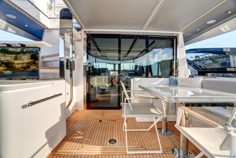 Azimut S8