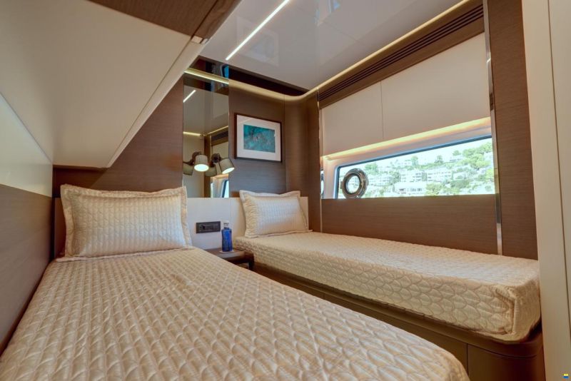Azimut S8