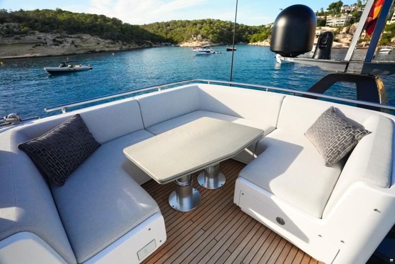 Azimut S8