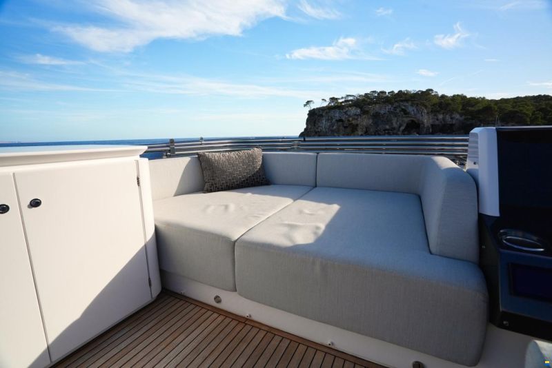 Azimut S8