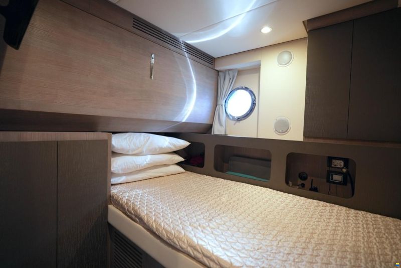 Azimut S8