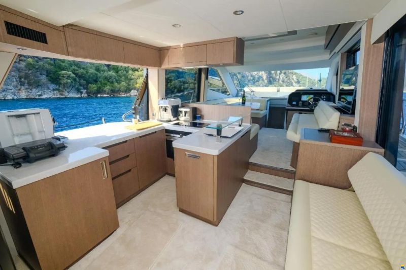 Galeon 500 Fly