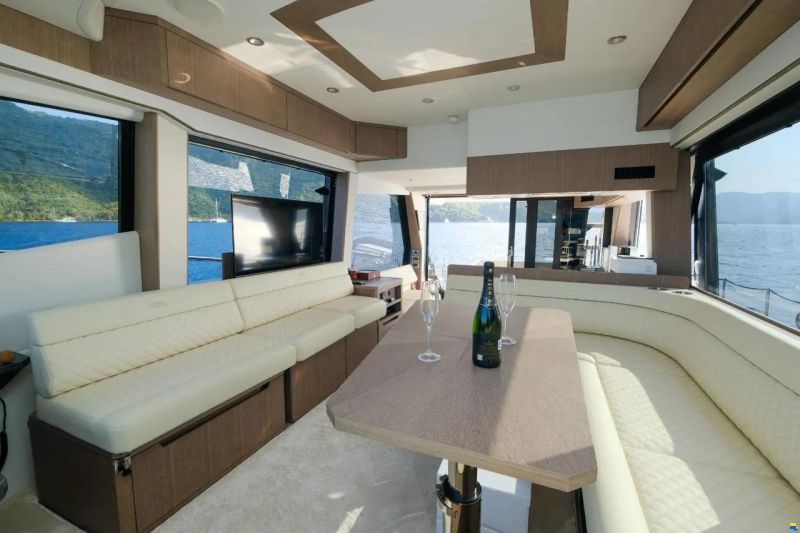 Galeon 500 Fly