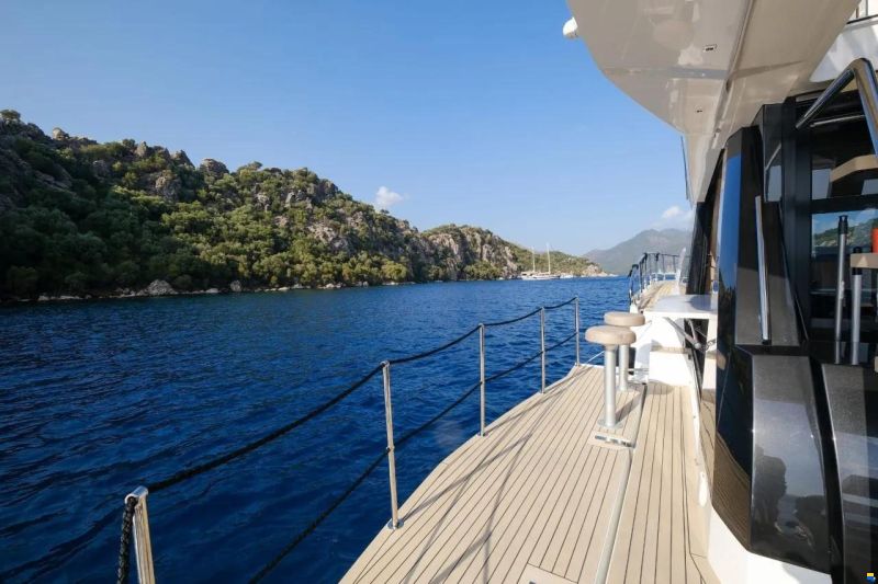 Galeon 500 Fly