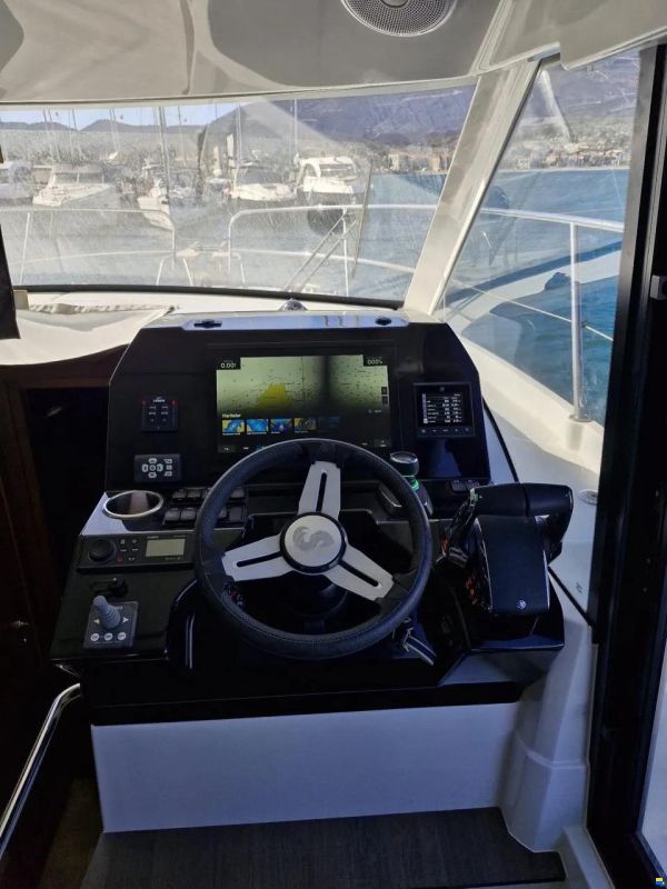 Beneteau Antares 11 Fly