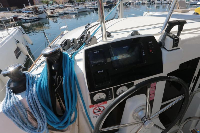 Lagoon 380