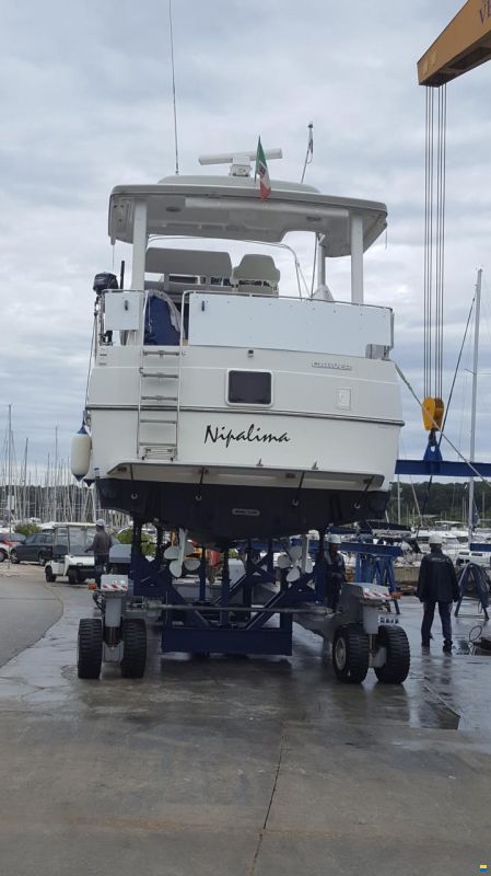 Carver 33 AFT Fly