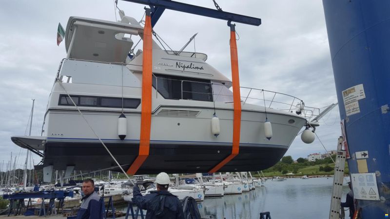Carver 33 AFT Fly