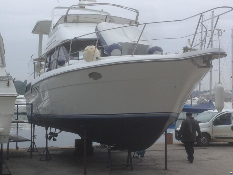 Carver 33 AFT Fly