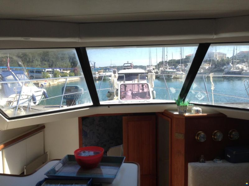 Carver 33 AFT Fly