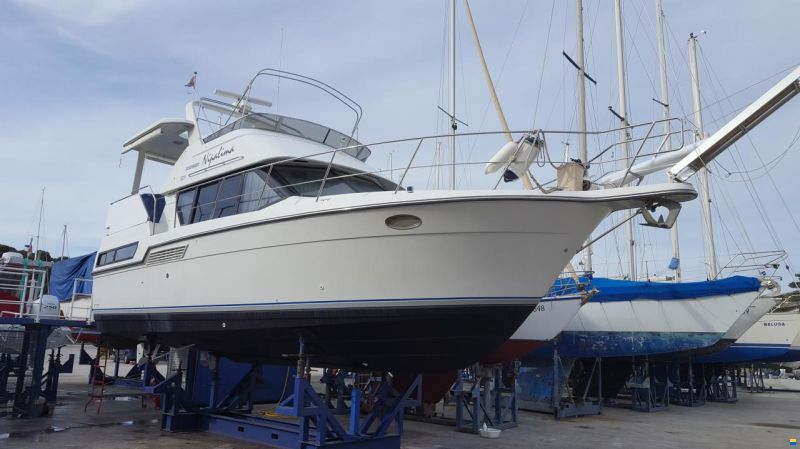 Carver 33 AFT Fly