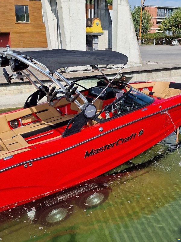 MasterCraft X22 | 2022 | red-int.beige