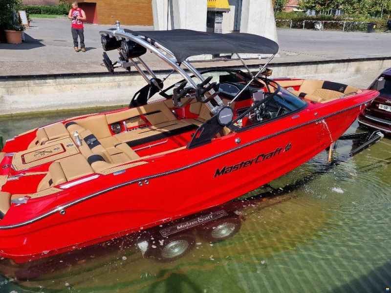 MasterCraft X22 | 2022 | red-int.beige