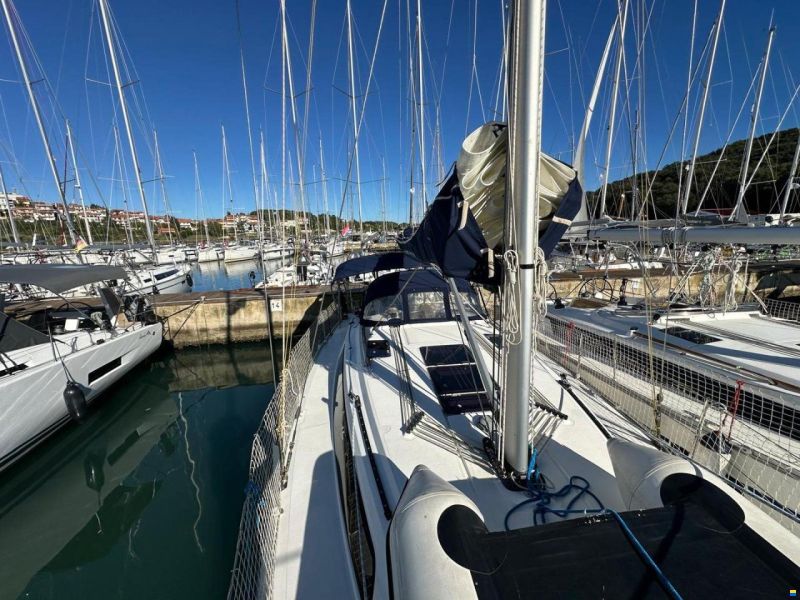 Bavaria Cruiser 37