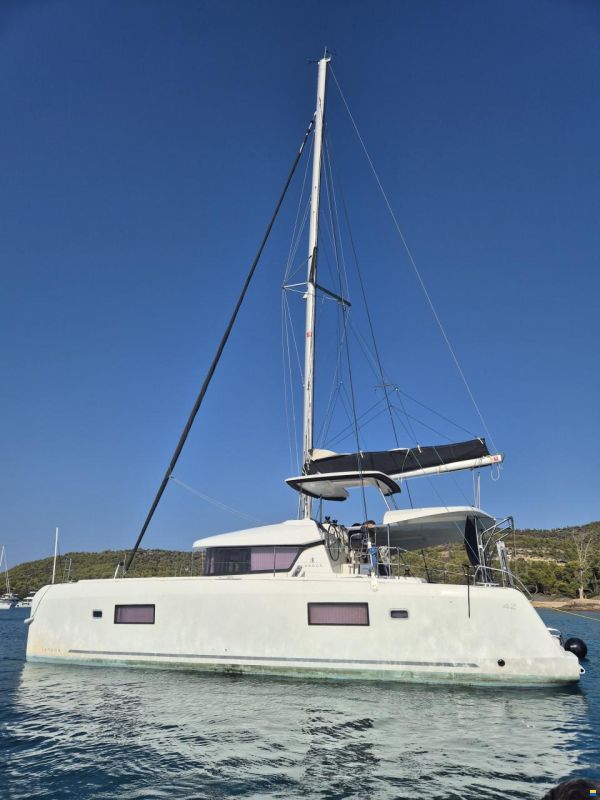 Lagoon 42