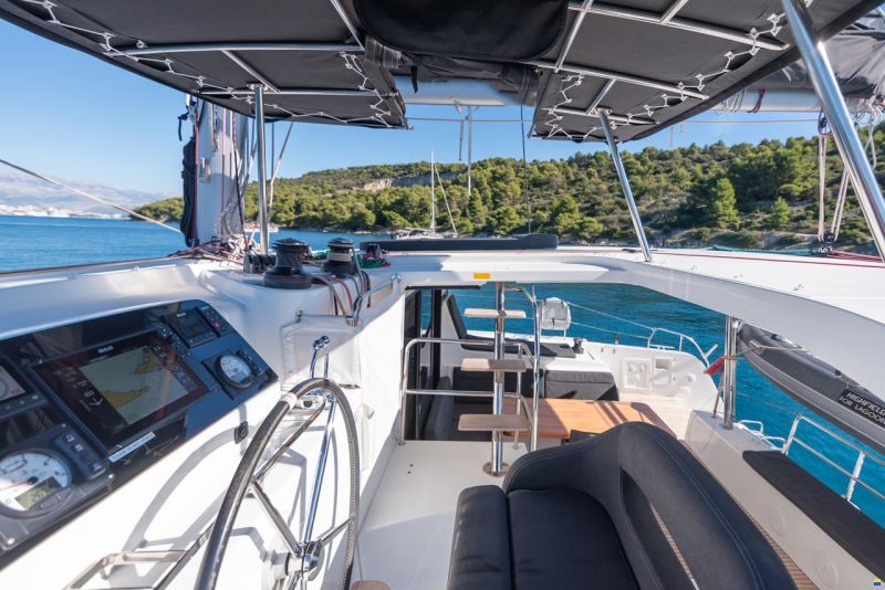 Lagoon 42 (3 cabins)
