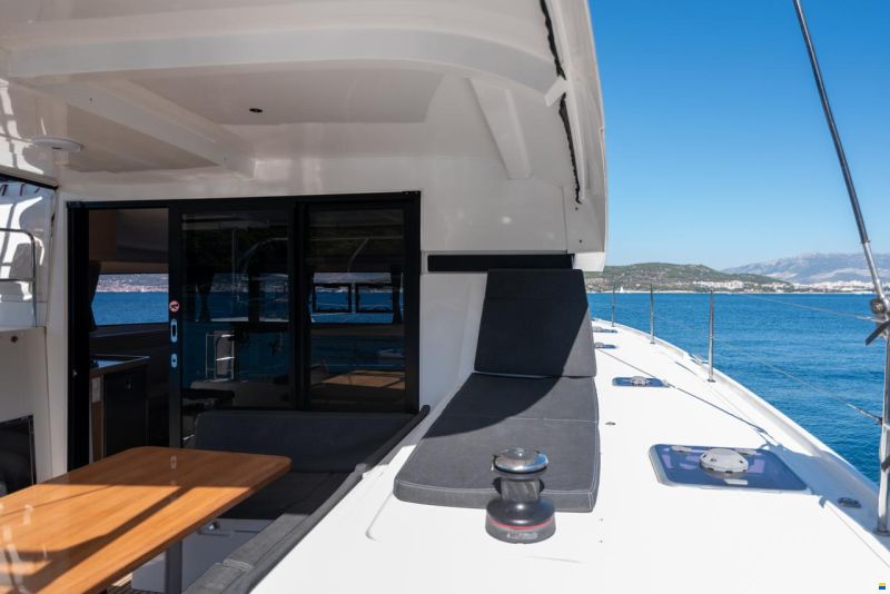 Lagoon 42 (3 cabins)
